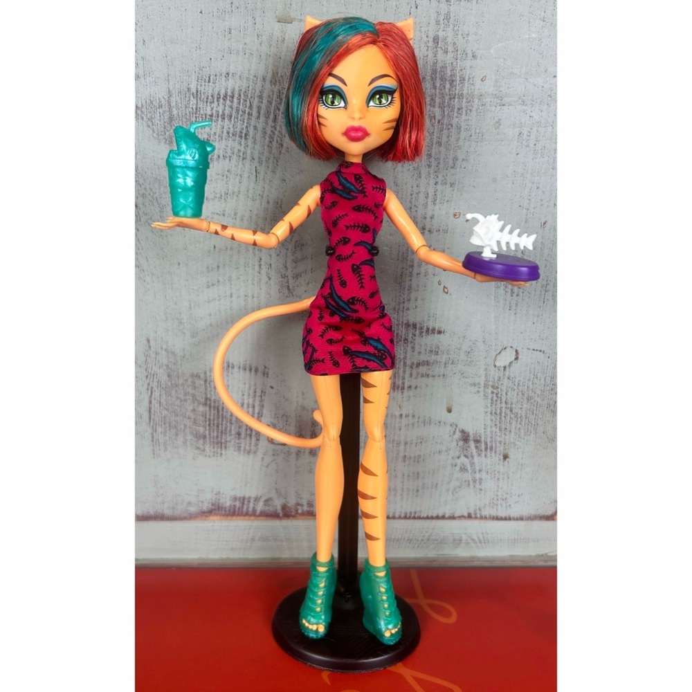 Monster High Toralei Freaky Field Trip Doll